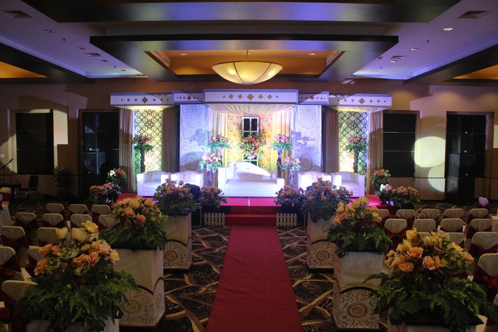 Grand Abe Hotel Jayapura Zewnętrze zdjęcie